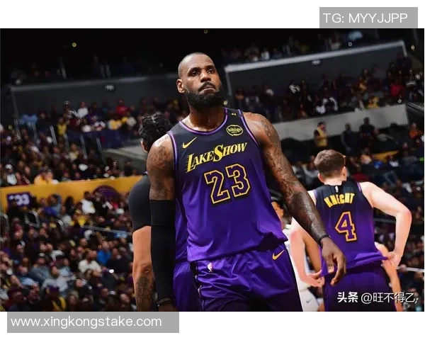 詹姆斯在快船训练引发湖人紧张局势意在施压球队不愿他复出