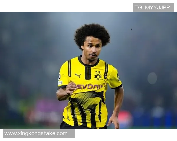 阿德耶米在多特遭遇困境曼联与其经纪人门德斯展开接触